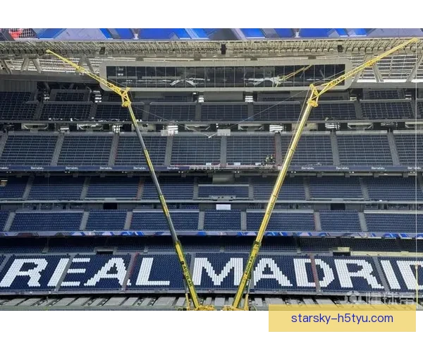 伯纳乌三层装LED环屏升级